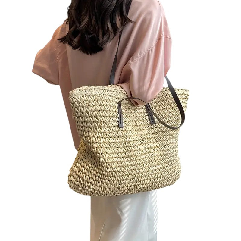 Sac bandoulière en paille tissée Aurellia avec des sangles durables pour un usage quotidien