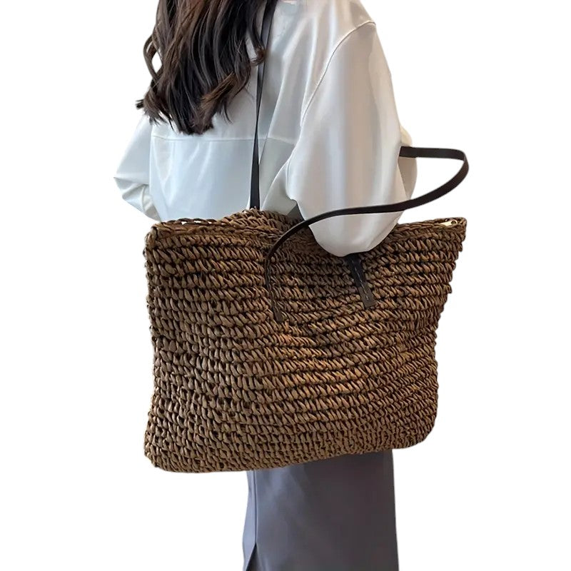 Sac bandoulière en paille tissée Aurellia avec des sangles durables pour un usage quotidien