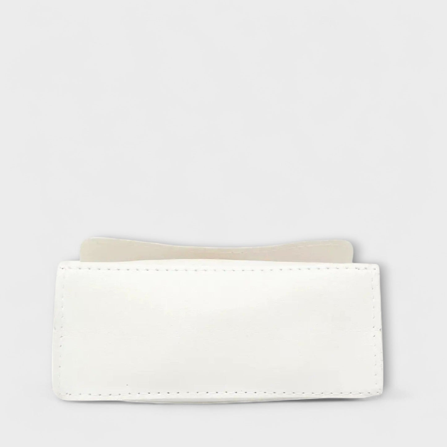 Sac à main Aurellia - Cuir marron, fermeture dorée, poignée en écharpe, élégant et polyvalent
