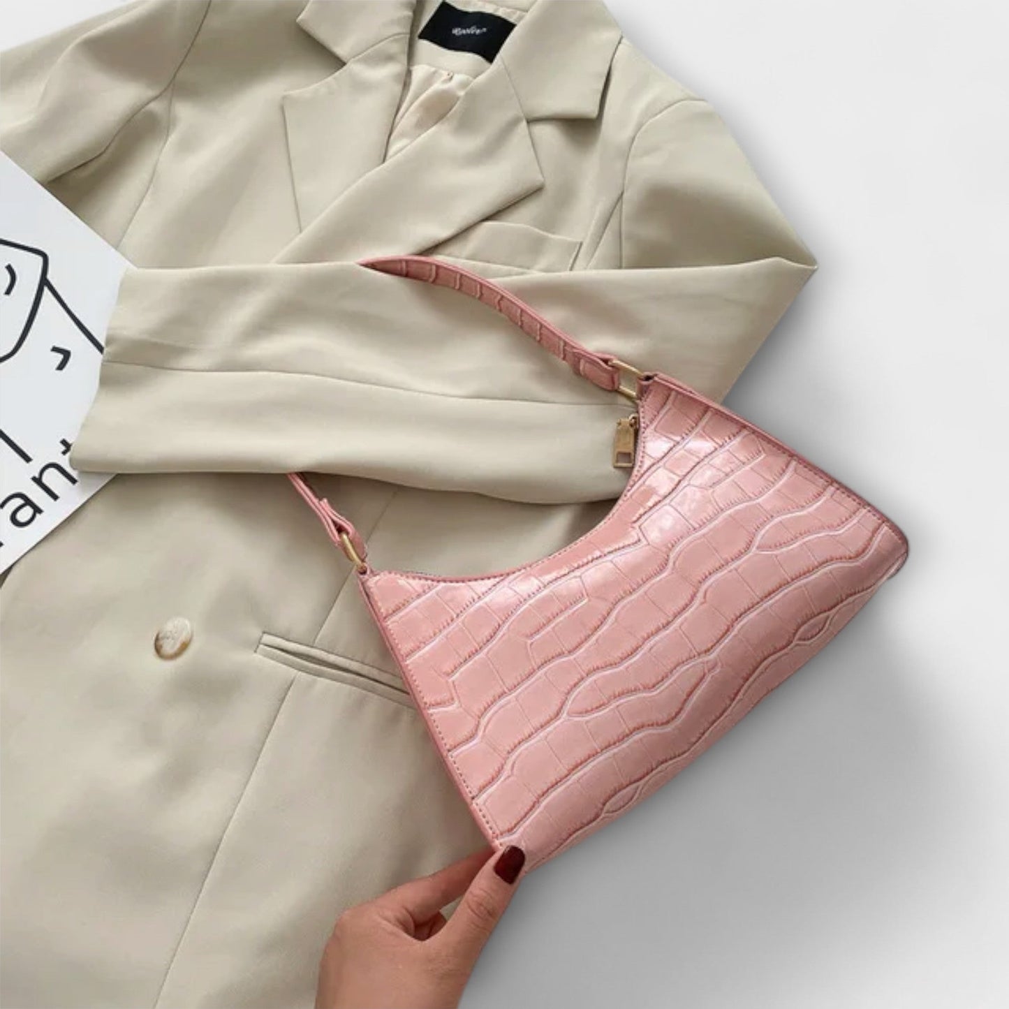 Aurellia. - Sac en cuir verni spacieux et élégant pour un usage quotidien