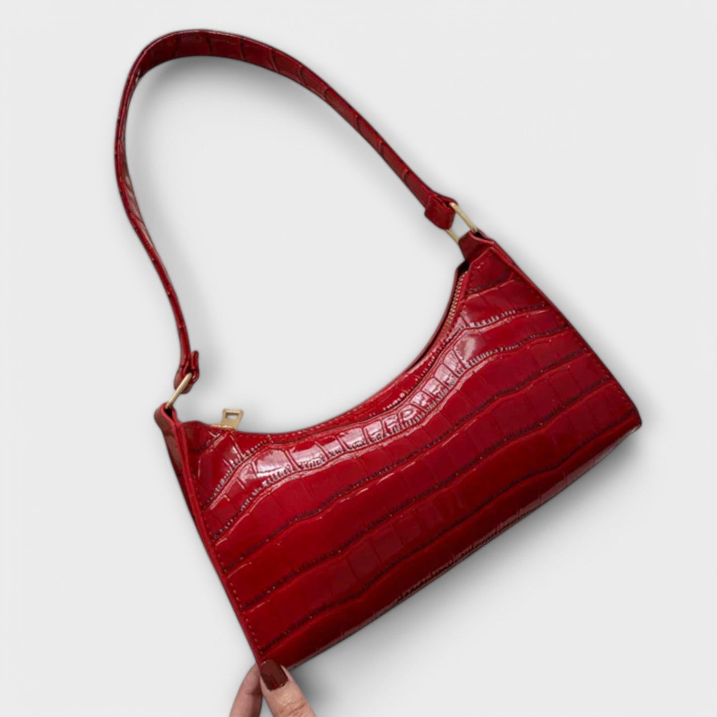 Aurellia. - Sac en cuir verni spacieux et élégant pour un usage quotidien