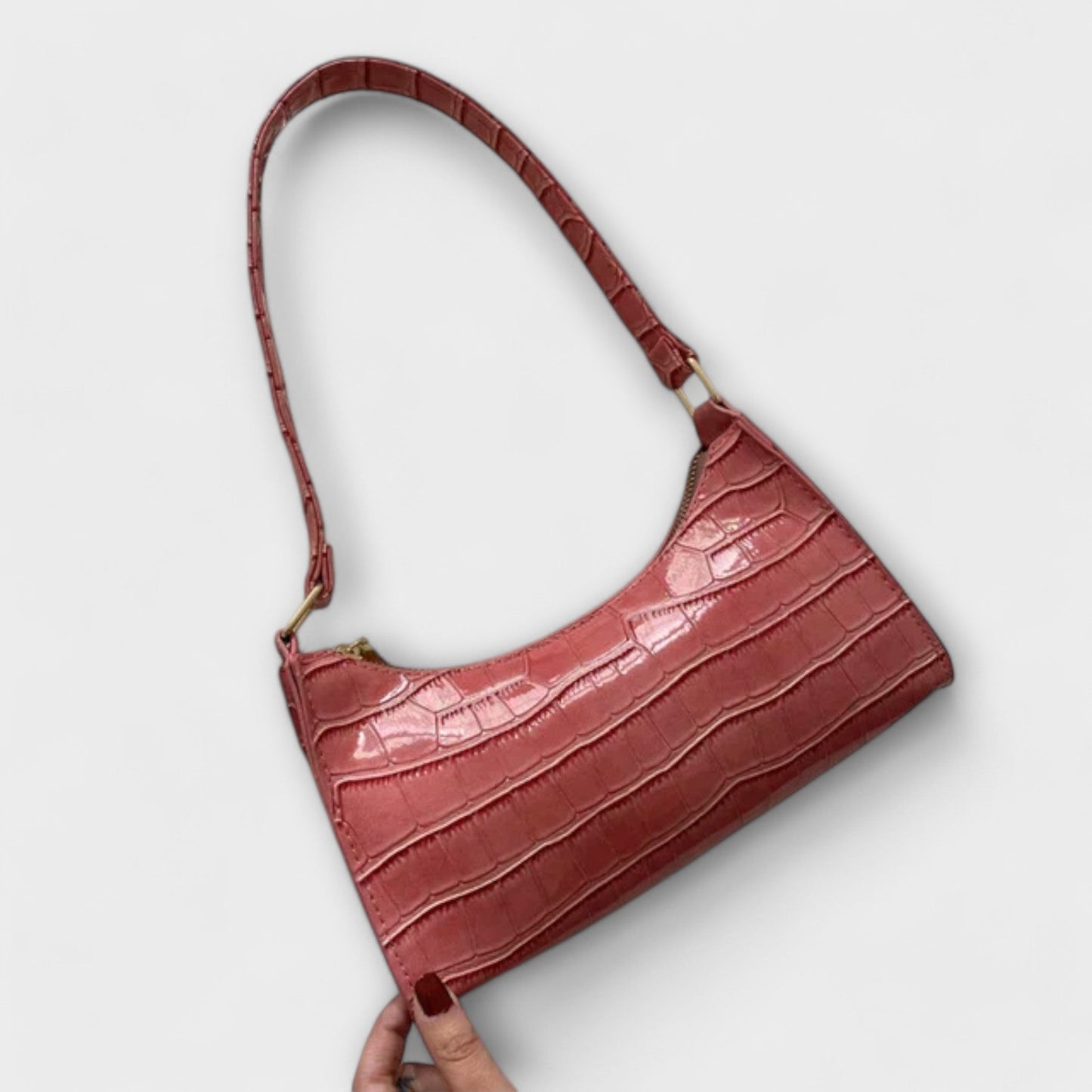 Aurellia. - Sac en cuir verni spacieux et élégant pour un usage quotidien