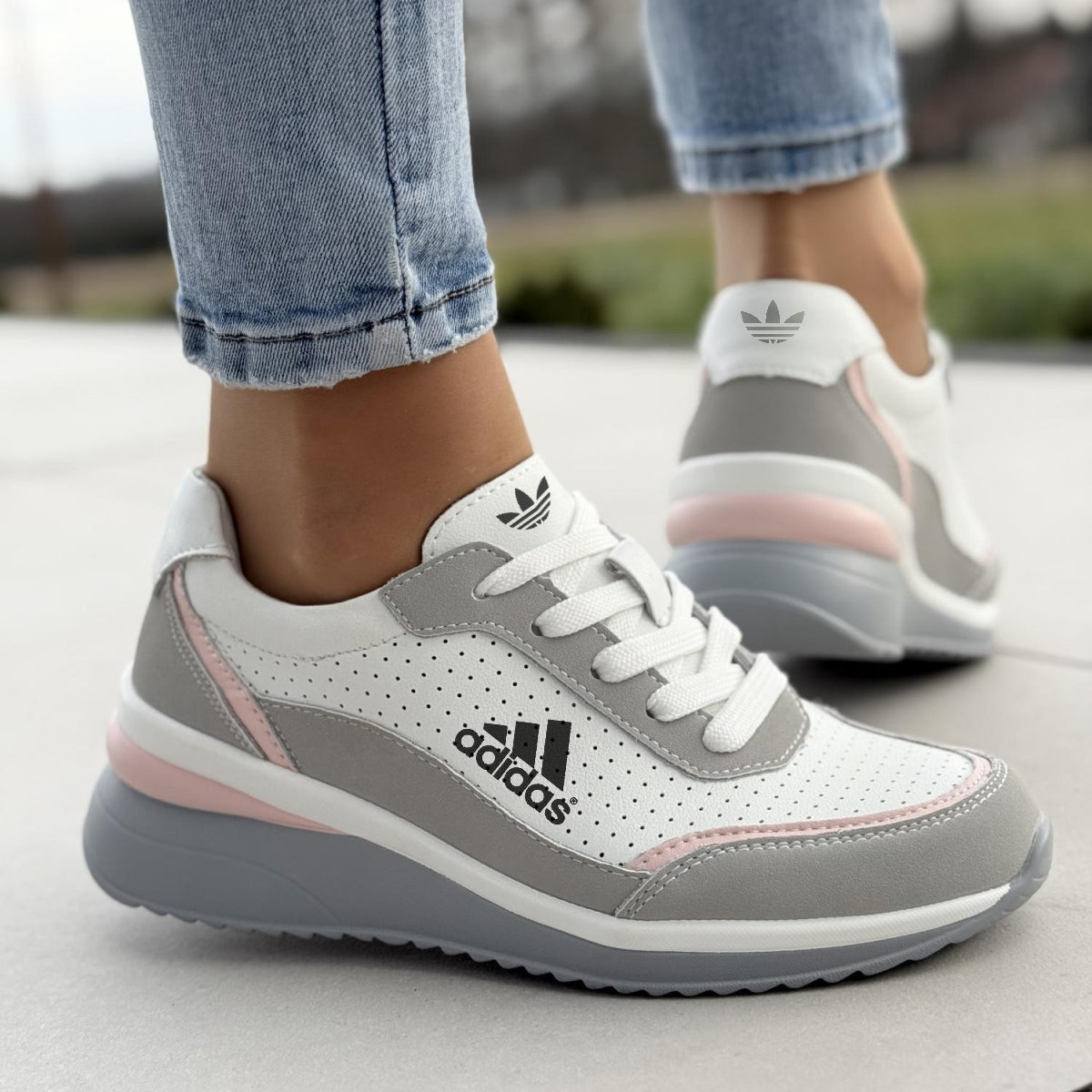 Belles sneakers pour femmes en cuir naturel